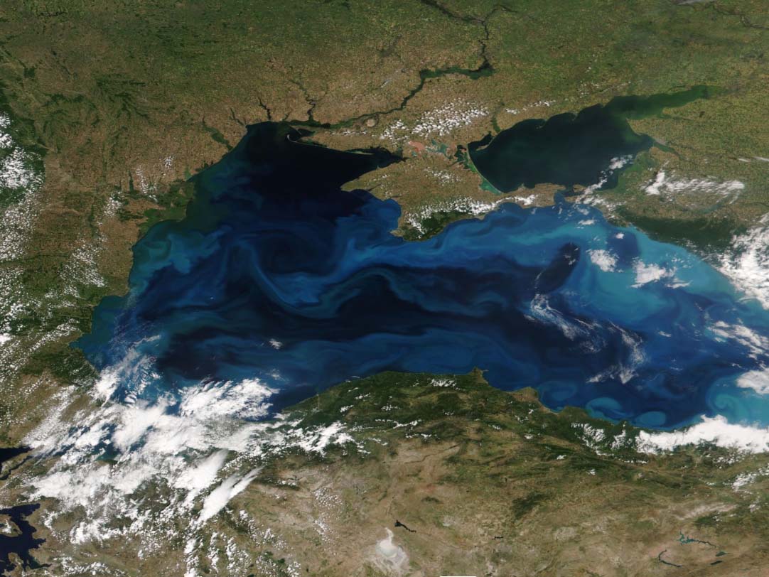 Защо Черно море е най-красивото в света за 1 месец в годината